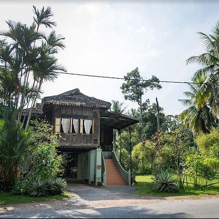 Lanai Casuarina Cempaka Sari Otel Parit Dış mekan fotoğraf