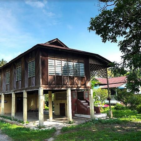 Lanai Casuarina Cempaka Sari Otel Parit Dış mekan fotoğraf