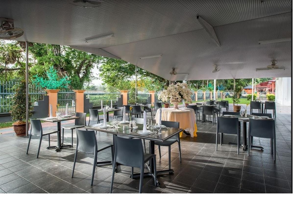 Lanai Casuarina Cempaka Sari Otel Parit Dış mekan fotoğraf